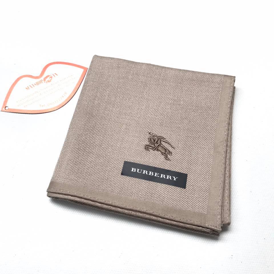 Khăn mùi xoa Burberry