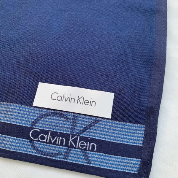 Khăn mùi xoa Calvin Klein 21 kèm hộp mềm - Ảnh 9