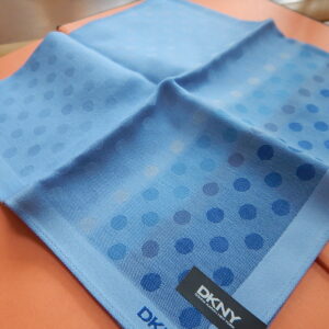 Khăn mùi xoa DKNY 8 rất mềm ko hộp