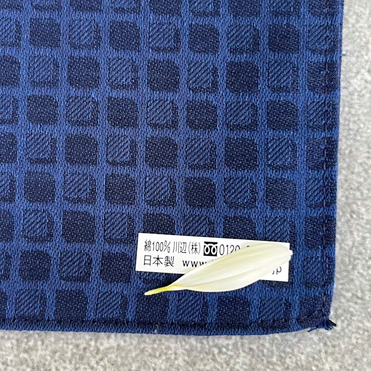 Khăn mùi xoa LANVIN easy care - 48x48cm made in Japan - Ảnh 3