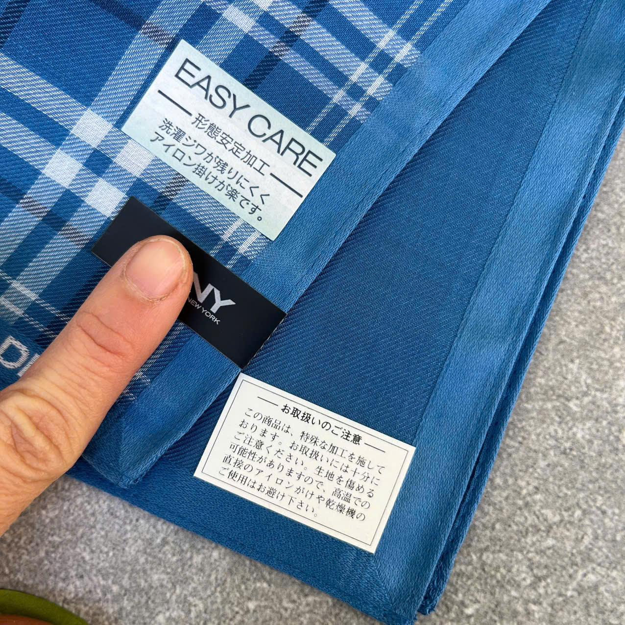 Khăn mùi xoa DKNY - 48x48cm made in Japan - Ảnh 5