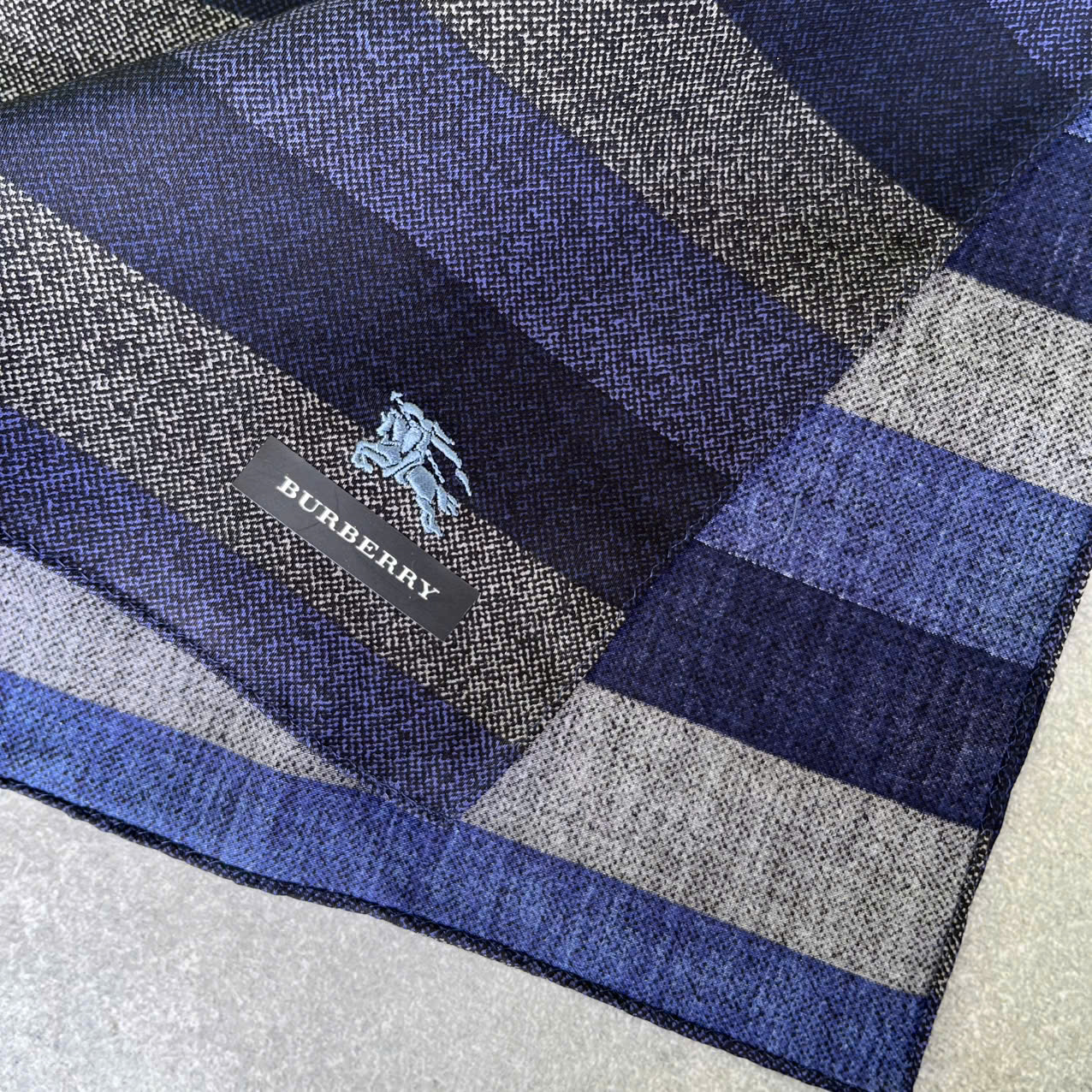 Khăn mùi xoa Nhật BURBERRY auth 48x48 cm - 100% cotton - Ảnh 3