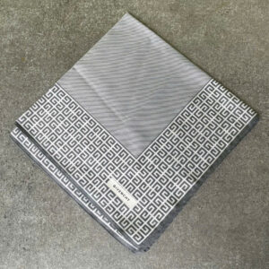 Khăn GIVENCHY siêu mềm mỏng mát mịn.48x48 cm. Made in japan
