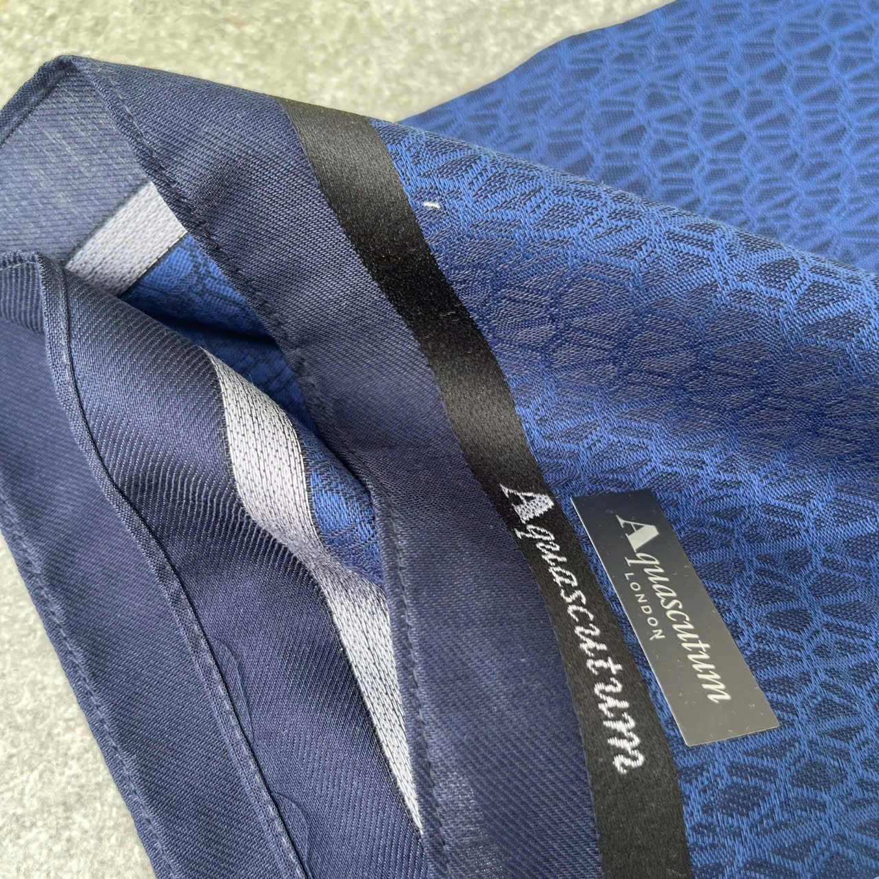 Khăn mùi xoa Aquascutum- 48x48cm made in Korean navy - Ảnh 8