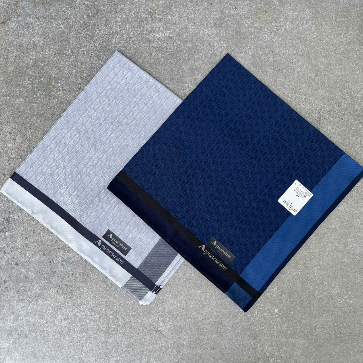 Khăn mùi xoa Aquascutum- 48x48cm made in Korean navy - Ảnh 2