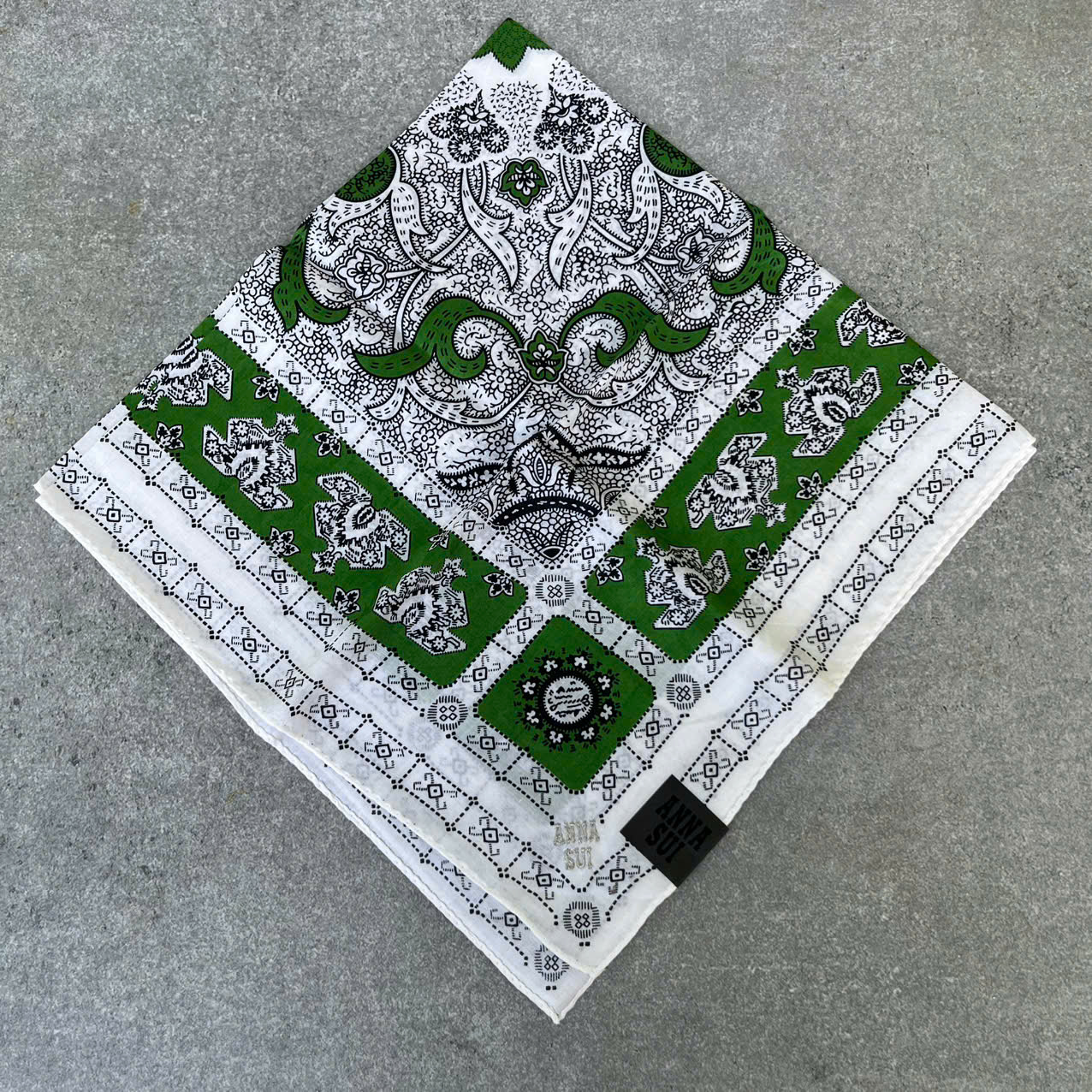 Khăn mùi soa kết hợp quàng cổ NINA RICCI nữ Nhật Bản. 100% cotton. 58x58 cm