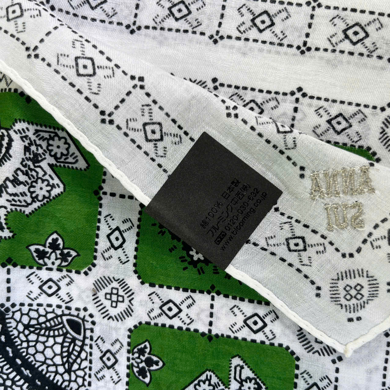 Khăn mùi soa kết hợp quàng cổ NINA RICCI nữ Nhật Bản. 100% cotton. 58x58 cm - Ảnh 2
